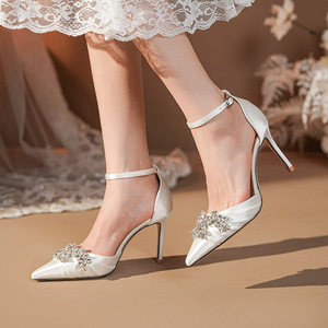 Zapatos de tacón de aguja plateados con pedrería para novias, elegantes y cómodos para uso prolongado, ideales para bodas y eventos sociales 2026 - Product Image 2