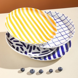 <span class=keywords><strong>Assiette</strong></span> peu profonde en porcelaine rayée créative, design moderne et simple, compatible micro-ondes, vaisselle pour usage domestique - Product Image 4