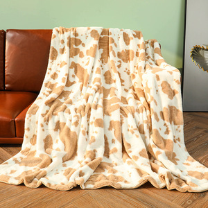 Cozy Bliss 100% Poliéster Estampado de vaca Manta de punto Felpa lechosa No se desprende Tejido Suave Cama doble Navidad - Product Image 5