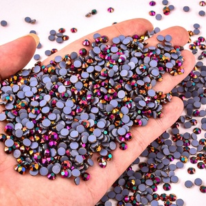 Vente en gros d'usine Oleeya Cristal de qualité A4 Couleurs AB Correctif pour strass Grand paquet pour vêtement Accessoires pour robe - Product Image 5