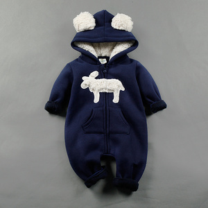 Vêtements pour bébés en gros, vêtements chauds pour bébés, combinaison en flanelle à manches longues pour l'hiver, combinaison à capuche avec des animaux - Product Image 3