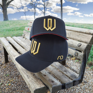 Casquette de sport décontractée bicolore beige et vert, 100% coton sergé, 5 panneaux, logo brodé, réglable - Product Image 2
