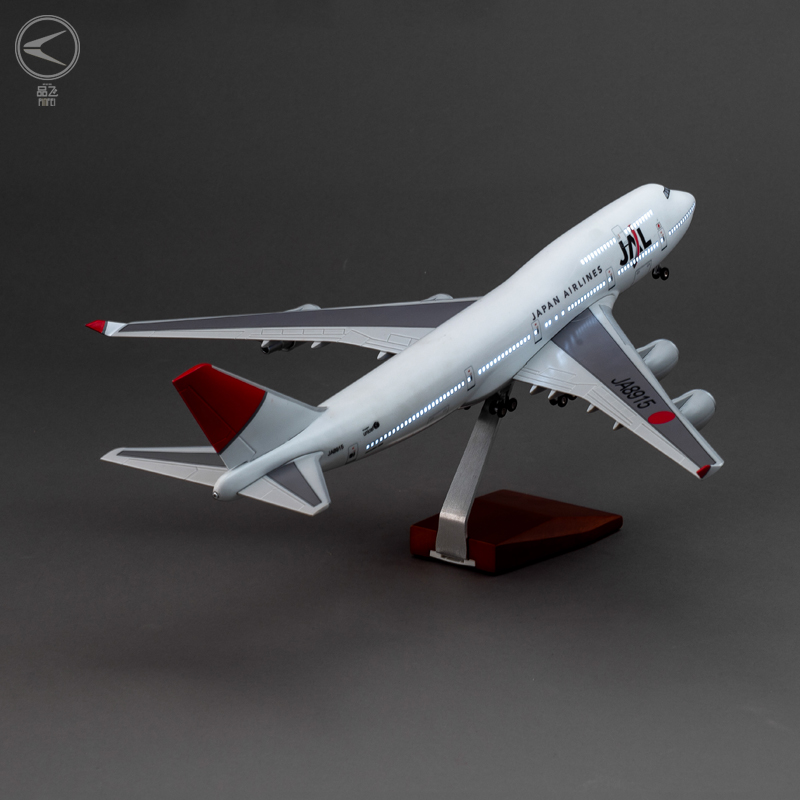Japan Airlines Boeing 747-400 Model Airplane - 1/150 Scale