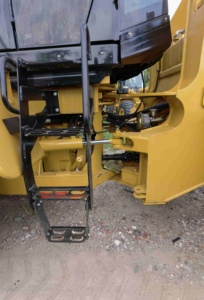 รถตักล้อยาง Caterpillar 950H มือสองจากญี่ปุ่น สภาพ 90% ของแท้ รับน้ำหนักได้สูง คุณภาพดี เหมาะสำหรับงานวิศวกรรมและงานดิน - Product Image 5