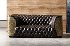 أريكة بطراز ظهر نحاسي وألومنيوم مناسبة لغرفة المعيشة مصنوعة من الجلد العتيق - Product Image 4