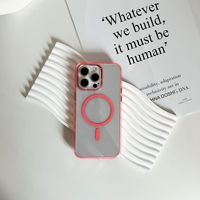 Transparente Handyhülle in Eisfarben mit Metallringknöpfen für iPhone 15 und iPhone 15 Pro Max, hochtransparent, ab Werk im Großhandel erhältlich.