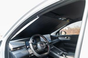 Pare-soleil de <span class=keywords><strong>voiture</strong></span> rétractable automatique noir à <span class=keywords><strong>ventouse</strong></span> télescopique avec protection UV et isolation thermique, ajustement universel - Product Image 3