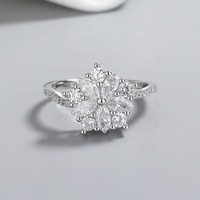 Vente en gros Superbe bague en argent sterling 925 avec zircon cubique Bijoux fins avec pierre principale luxueuse en zircon