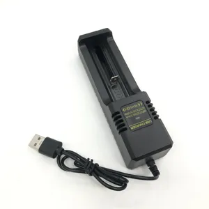 2022 CH-5D81X lityum pil USB akıllı şarj cihazı 18650 güçlü el feneri şarj cihazı