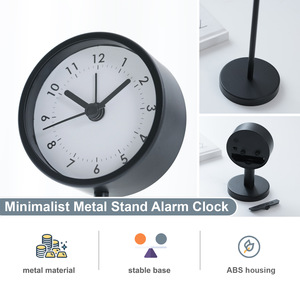 Réveil transfrontalier au design nordique simple et moderne, minimaliste, à piles, en métal et verre, avec mouvement à secondes apparentes et fonction de chronométrage - Product Image 3