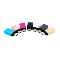 Adaptateur OTG de type C USB 3.0 connecté à une clé USB pour clavier et souris compatible avec la prise AU UK EU US pour une utilisation sur téléphone portable