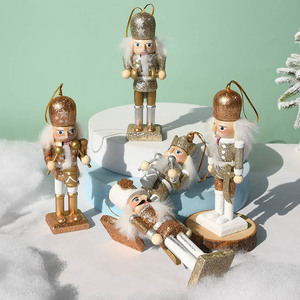 Phong cách Châu Âu vẽ tay thân thiện với môi trường bóng loáng <span class=keywords><strong>nutcracker</strong></span> con rối bằng gỗ dễ thương Cây giáng sinh Mặt dây chuyền trang trí nhà - Product Image 3