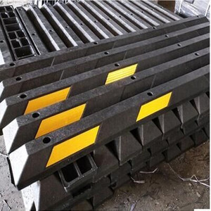 Butée de roue en caoutchouc 1650x150x100mm durable pour garage souterrain - Product Image 5