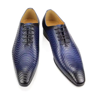 Zapatos de Vestir de Cuero Genuino de Diseñador de Lujo de Alta Calidad para Negocios y Bodas de Otoño - Zapatos de Oficina con Punta en Pico Azul y Negro - Product Image 5