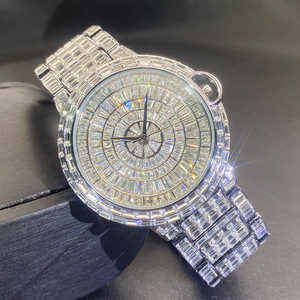 <span class=keywords><strong>2026</strong></span> V375 Uniek Ontwerp Super Glanzende Bling Horloge Volledig Bezette Strass Hip Hop Gouden Luxe Diamantenhorloge voor Dames en Heren - Product Image 2