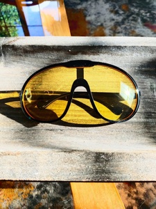 Lunettes de soleil pour jeunes de grande taille, conformes au norme mondiale de recyclage, offrant une protection UV400, adaptées pour une utilisation lors de festivals de musique en plein air et d'expositions d'art - Product Image 4