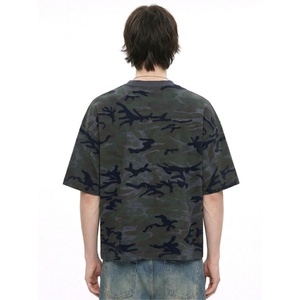 T-shirt da uomo mimetica oversize con logo personalizzato, vestibilità ampia, spalle scese, taglio cropped, stile hip hop, OEM - Product Image 2