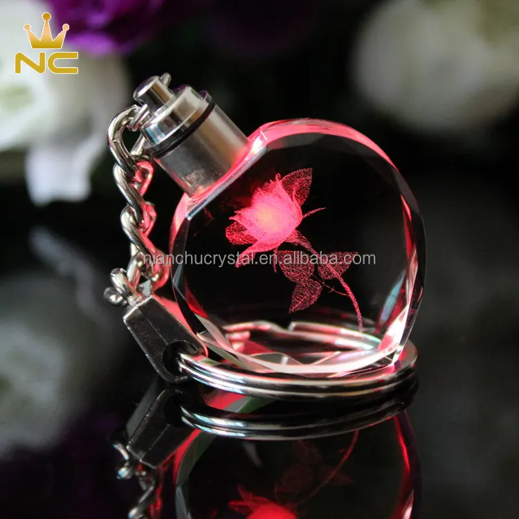Llavero de corazón de cristal con lámpara de luz Led, diseño de rosa, para regalos de boda