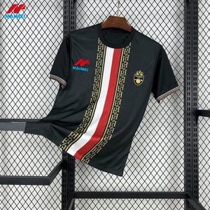 เสื้อฟุตบอลปารีสคลับรุ่นสีดำและสีทอง อุปกรณ์ฟุตบอลคุณภาพสูง สวมใส่ สะสม สนับสนุนทีม - Product Image 1