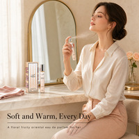 VILiLY 25ml Eau de Parfum de Poche pour Femme, Parfum Floral Fruité Délicat avec Boîte Cadeau Rayée Pastel Moderne et Luxueuse