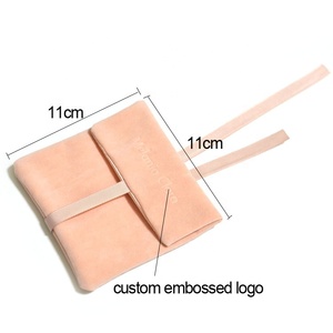 <span class=keywords><strong>Pochette</strong></span> à bijoux en suède <span class=keywords><strong>rose</strong></span> pêche de haute qualité avec logo personnalisé en relief, doublure en satin <span class=keywords><strong>et</strong></span> lien en ruban - Product Image 1
