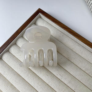 Pinzas de Pelo con Forma de Garra de Tiburón, de Plástico, Translúcidas, Tipo Gelatina, Antideslizantes, Medianas, para Mujer - Product Image 5