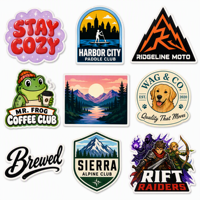 Autocollants en vinyle personnalisés de forme de badge de qualité supérieure, impression de logo et de motifs personnalisés, autocollants imperméables de forme de badge