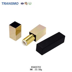 Conteneur de baume à lèvres liquide de luxe avec logo personnalisé, tubes en plastique dorés pour votre marque personnalisée - Product Image 6