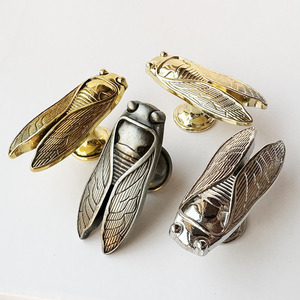 Nuevo Diseño del Fabricante: Perilla de Bronce Antiguo con Forma de Cigada para Cajones, Armarios, Dormitorios, Salas de Estar, Cocinas y Almacenes - Product Image 1