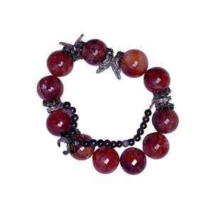 Pulsera de Cristal de Flor de Goma Roja Natural de Alta Calidad con Borlas de Mariposa - Cadena de Mano Única para Hombres y Mujeres - Product Image 5