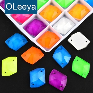 Strass en verre cristal à dos plat Oleeya Fluorescence Cosmic à coudre, perles à coudre pour la fabrication de bijoux - Product Image 1