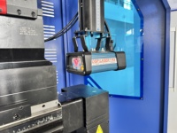 Máquina de plegado de chapa metálica de alta precisión personalizable 40T-500T 4000mm con caja de control OEM DA53T para bases de cama ajustables CE