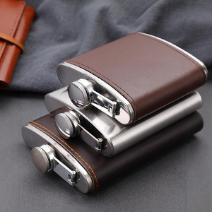 Fiaschetta Portatile da 6/8/9oz in Acciaio Inossidabile Rivestita in Pelle Marrone per Alcol e Whisky, Regalo per Uomo A020 - Product Image 1