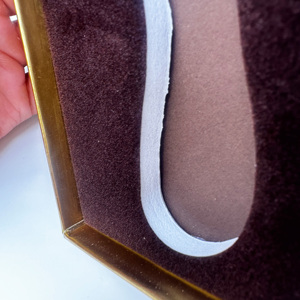 Boîte cadeau en carton à deux pièces avec tiroir coulissant, impression personnalisée en usine, insert en mousse EVA, pelliculage mat et languette de fermeture gaufrée - Product Image 4