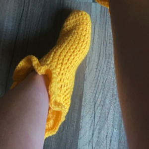 F-2623 nouveau design 2024 intérieur pantoufle sol <span class=keywords><strong>pied</strong></span> chaussettes personnalisé tricoté à la main à volants bord vintage chaussettes crochet à volants chaussettes femmes - Product Image 3