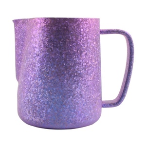 Jarra Espumadora de Leche de Titanio Portátil, Capacidad de 350 ml, Escala de Medición Transparente en el Interior - Product Image 1