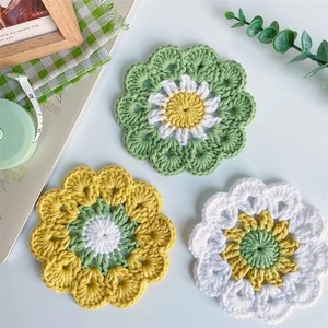 Posavasos de <span class=keywords><strong>ganchillo</strong></span> tejido de hilo directo de fábrica hecho a mano tres colores taza almohadilla felpa PP algodón malla para decoración del hogar - Product Image 5
