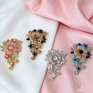 Broches à fleurs en strass pour femmes, personnalisées, élégantes, classiques, vintage, plaquées or, cadeau - Product Image 5