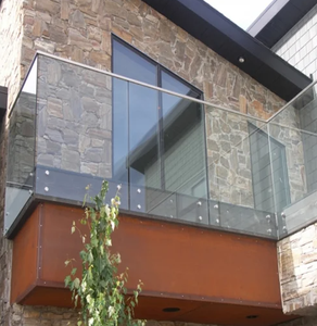 Rampe en verre à entretoises en acier inoxydable robuste - Balustrade en verre trempé robuste pour zones à fort trafic, escaliers et terrasses - Product Image 6