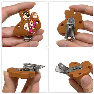 Clip Portaciuccio in Silicone Più Vendute Masha <span class=keywords><strong>e</strong></span> <span class=keywords><strong>Orso</strong></span> Giocattoli Accessorio da Afferrare per Bambini Clip in Metallo per Uso Alimentare - Product Image 3