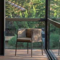Mobilier moderne empilable en métal Chaise de café en plein air Table en corde pour cour Salle à manger Balcon Loisirs Magasin de thé au lait-Style rotin