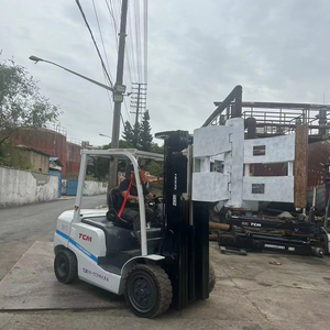 Chariot élévateur diesel japonais d'occasion 100% original avec pince, chariot élévateur TCM 2 tonnes 3 tonnes FD20 FD30 d'occasion en promotion - Product Image 1