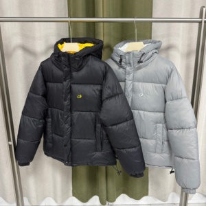 Manteau matelassé en coton à capuche avec doublure contrastante et broderie C, veste d'hiver chaude - Product Image 1
