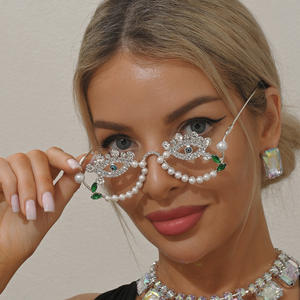 Nuevos marcos adornados estrellados con <span class=keywords><strong>Editor</strong></span> de diamantes de imitación en cascada-Street Chic Gafas con flecos desmontables Gafas de utilería para fotos - Product Image 1