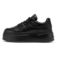 Chaussures blanches de luxe léger, respirantes, à semelle épaisse, en cuir PU de haute qualité, doublure en tissu, vente directe d'usine OEM
