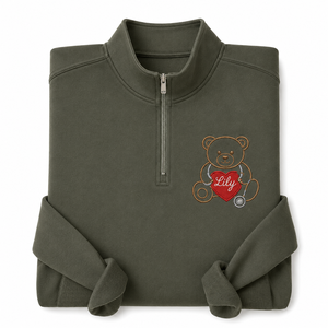 Felpa Personalizzata Ricamata RN con Nome, Design Orsetto Carino per Infermiere, Collo Alto Invernale/Autunnale, Regalo Personalizzato per il Settore Sanitario - Product Image 4