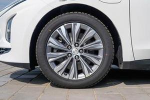 <span class=keywords><strong>Para</strong></span> Hongqi Luxury 4-Door 5-Seat Pure Sedan en Stock Chinese New Energy Vehicle Luxury EV Used Cars - Product Image 6