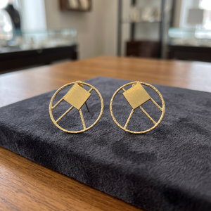 Boucles d'oreilles géométriques en laiton plaqué or faites à la main pour femmes, style hip-hop, pour fêtes et mariages - Product Image 4
