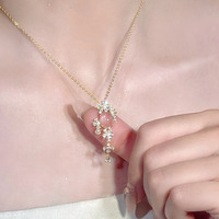 Collier ras-du-cou de luxe léger en cristal rose et zircon, motif floral rêveur, collection 2026 Retro Palace