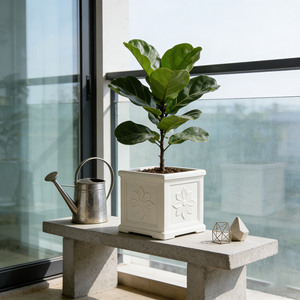 Fioriera in Resina Bianca con Rilievo Floreale - Design Irregolare Dipinto a Mano per Gerani su Portico in Stile Americano - Product Image 3